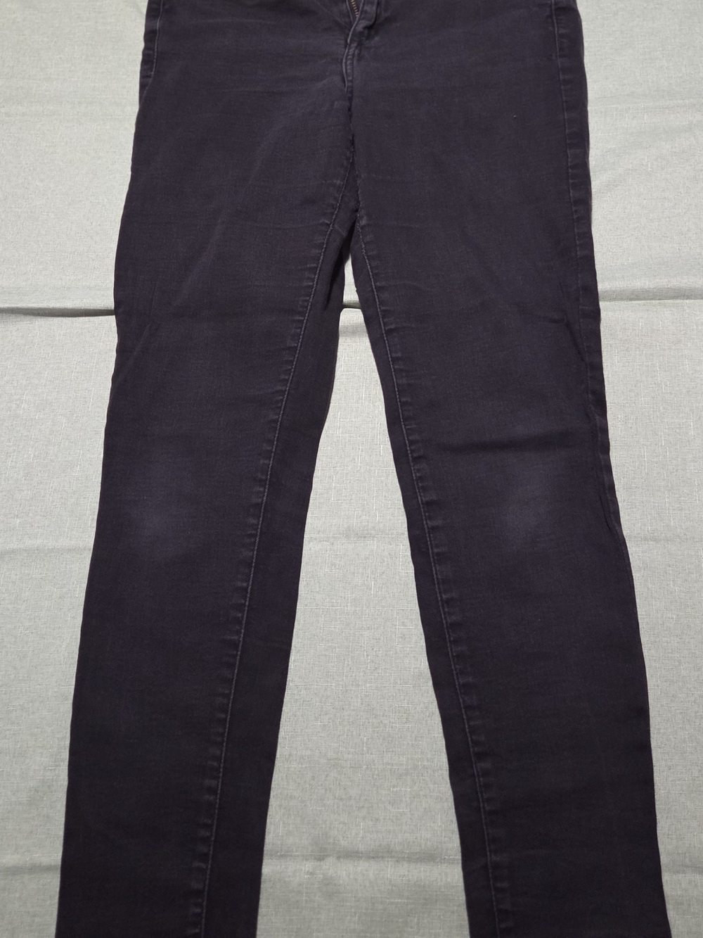 Women's Slim Straight Jeans in Black. Pair 1